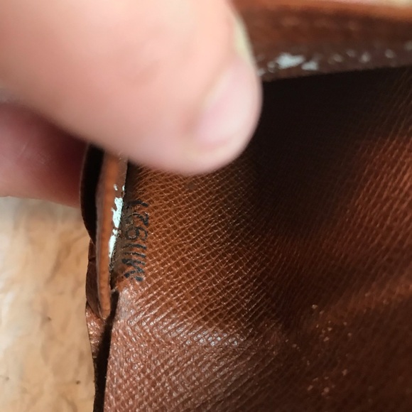 Vintage 1997 Authentic Louis Vuitton Kisslock bifold monogram wallet - Picture 8 of 15